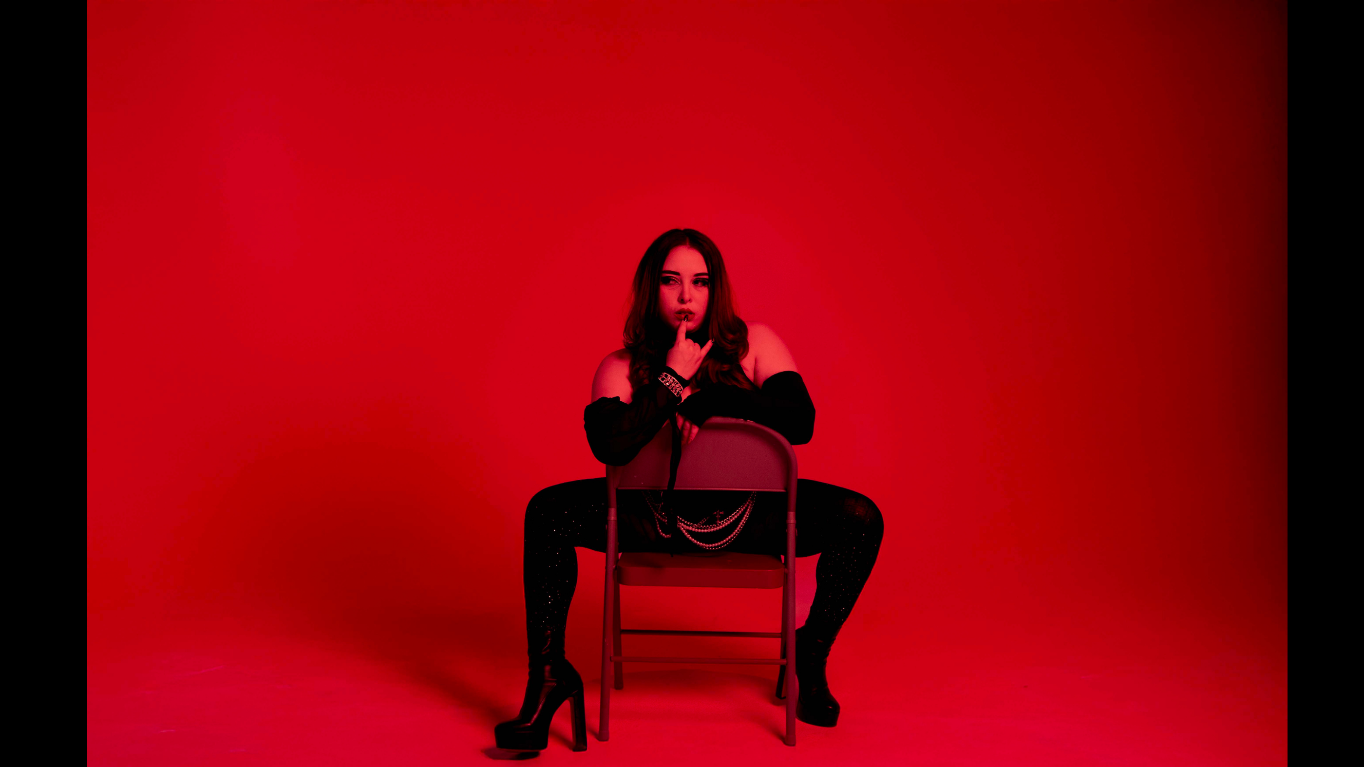 Gala V protagoniza una nueva etapa en su carrera musical con el lanzamiento de “El Deseo”, su debut como artista solista.