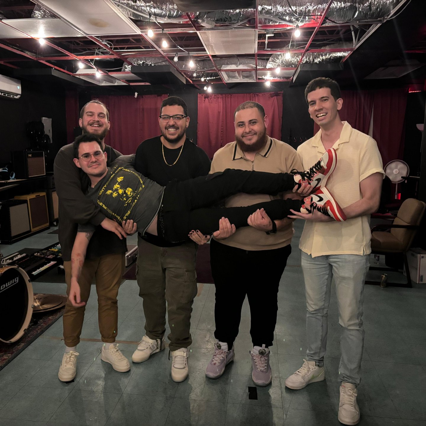 LA FAMILIA (2024)